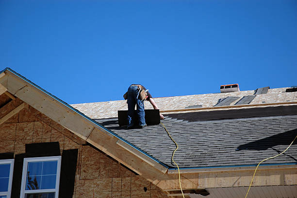 Best Residential Roofing Contractor  in Roanoke, IL